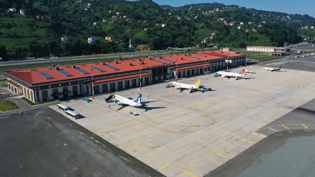 Bakan Uraloğlu: Rize-Artvin Havalimanı'ndaki ILS sisteminin kurulumunu tamamladık