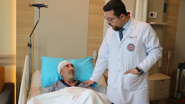 Şiddetli baş ağrısının beyin kanamasından olduğu anlaşıldı, ameliyatla sağlığına kavuştu
