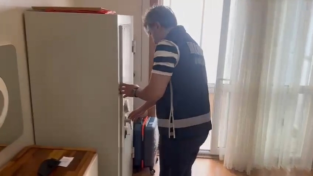 Bursa'da 1013 adet altın ve gümüş sikke ile kağıt para geçirildi