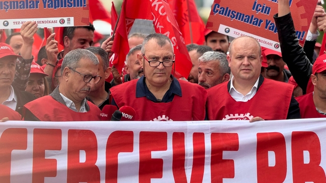 Tez-Koop-İş'ten Çalışma ve Sosyal Güvenlik Bakanlığı önünde basın açıklaması