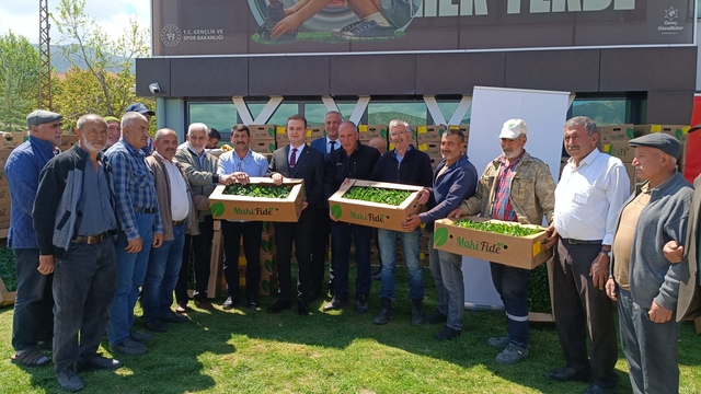 Kale'de çiftçilere sebze fidesi dağıtıldı