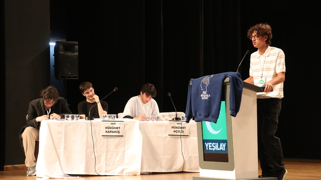 Kocaeli'de Yeşilay Liseler Arası Münazara Turnuvası'nın bölge finali yapıldı