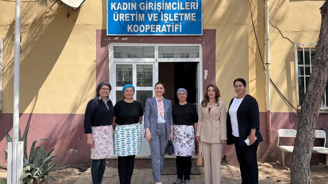 Vali Yunus Sezer'in eşi Canan Sezer, kadın kooperatiflerini ziyaret etti