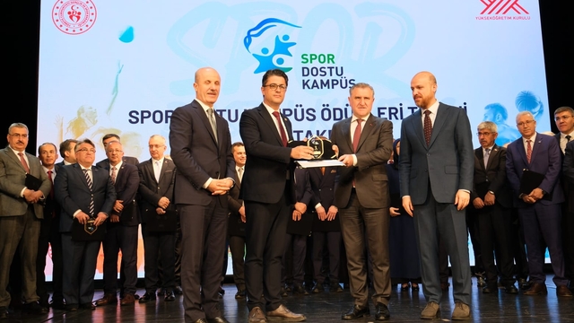 Çanakkale Onsekiz Mart Üniversitesine "Spor Dostu Kampüs" ödülü