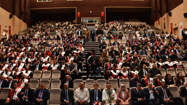 Gümüşhane Üniversitesinde mezuniyet töreni düzenlendi