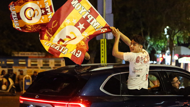 Adana ve Mersin'de Galatasaray'ın Ziraat Türkiye Kupası şampiyonluğu kutlandı