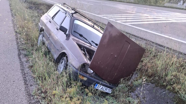 Boyabat'ta su kanalına devrilen otomobilin sürücüsü yaralandı
