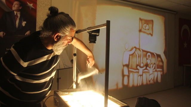 Zara'da kitap fuarı açıldı