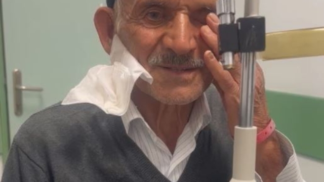 Kornea nakledilen 83 yaşındaki hasta: 10 yıldır bekliyordum