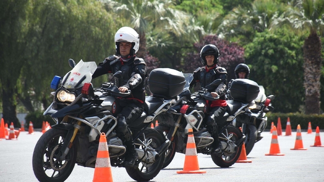 Yunus adaylarının zorlu eğitimi