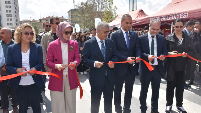 Niğde'de "Üniversite Tanıtım Fuarı" düzenlendi