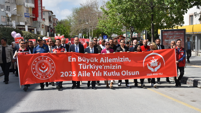 Sivas, Niğde ve Kırşehir'de  "Aile Yılı Yürüyüşü" düzenlendi