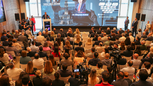 İzmir'de Yapay Zeka Zirvesi düzenlendi