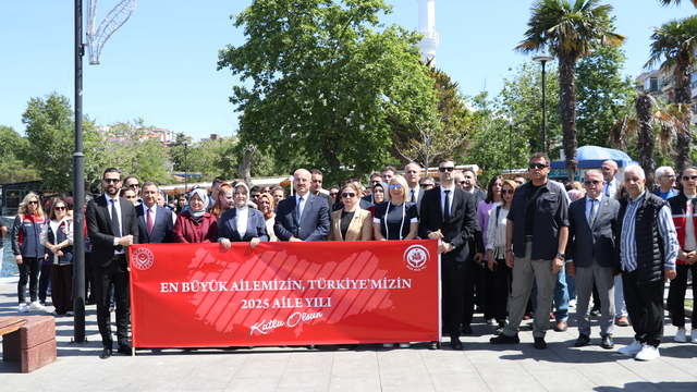 Çanakkale'de Aile Haftası dolasıyla yürüyüş düzenlendi
