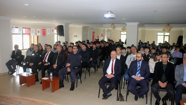 Güce'de "Rus İşgali ve Harşit Savunması" konferansı düzenlendi
