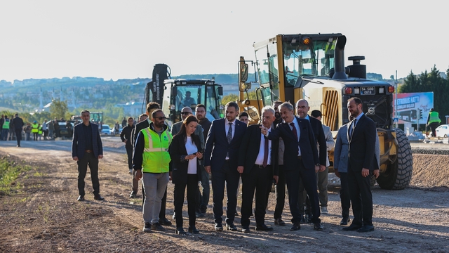 Sakarya'da metrobüs projesinde çalışmalar sürüyor