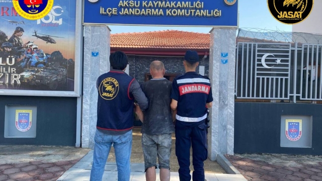 Antalya'da çeşitli suçlardan aranan 209 kişi yakalandı