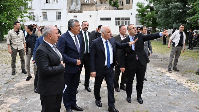 Diyarbakır Valisi Zorluoğlu, Bismil'de incelemelerde bulundu