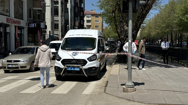 Kastamonu'da husumetli olduğu kişiye sokak ortasında ateş eden şüpheli gözaltına alındı