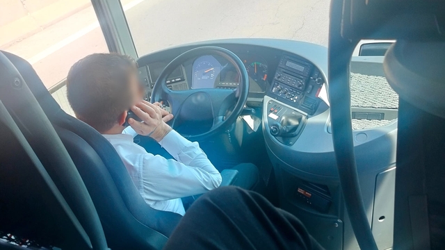 Jandarma, yolcu kılığında bindiği otobüste telefonla konuşan şoföre ceza kestirdi