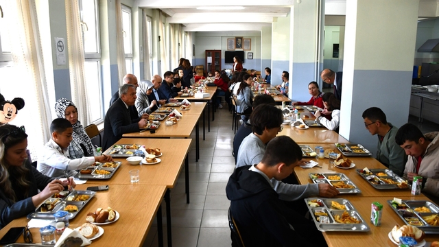 Gümüşhacıköy'de Engelliler Haftası'nda özel öğrenciler için etkinlik düzenlendi