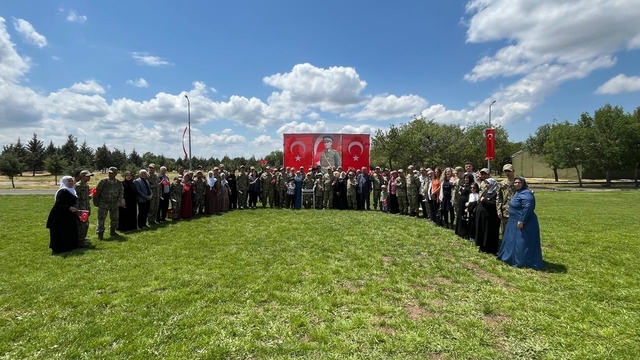 Diyarbakır'da 30 engelli öğrenci bir günlük askerlik sevinci yaşadı