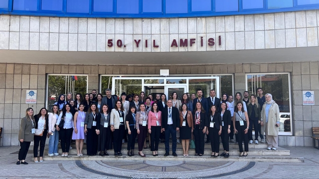 Başkentte "Çocuk Acil ve Çocuk Yoğun Bakım Hemşireliği Sempozyumu" düzenlendi