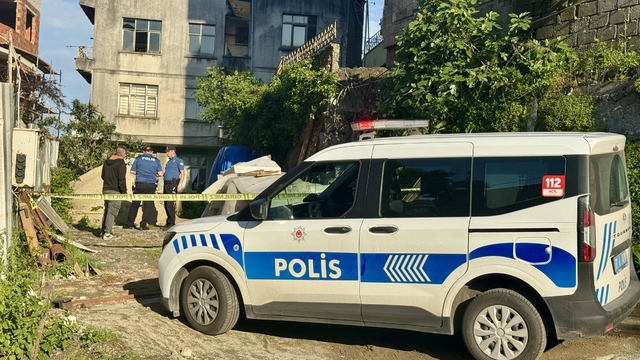 Trabzon'da bir kişi, yalnız yaşadığı evinde ölü bulundu