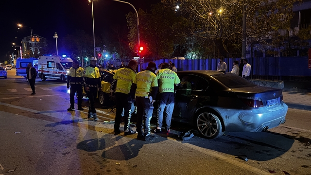 Kayseri'de 4 araç zincirleme kazaya karıştı; 5 yaralı