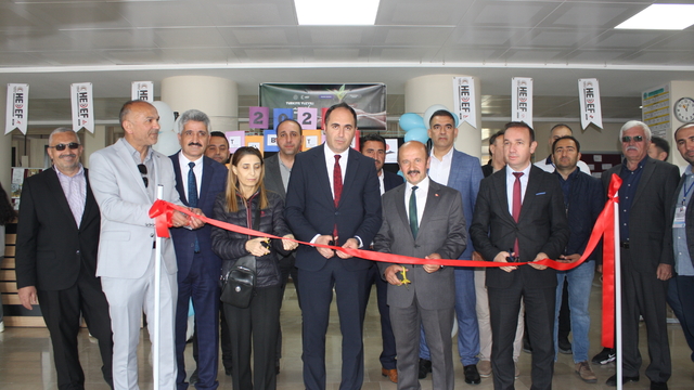 Şarkışla'da "TÜBİTAK 4006 Bilim Fuarı" açıldı