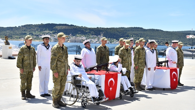 Çanakkale'de engelliler bir günlük askerlik sevinci yaşadı