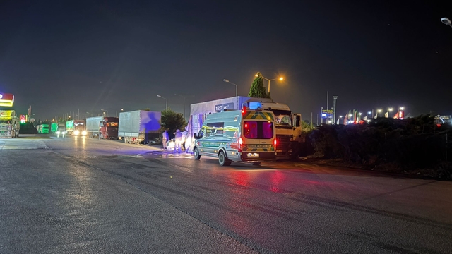 Sakarya'da kamyonda çıkan yangın büyümeden söndürüldü