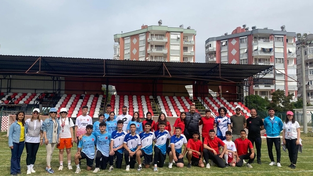 Kumluca'da Gençlik Haftası atletizm şenliği sona erdi