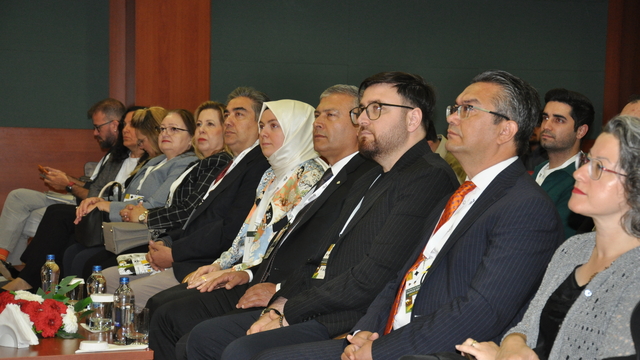 Eskişehir'de "2'nci Yenilikçi Çocuk Yayıncılığı Paneli" başladı