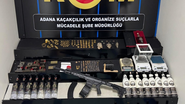 Adana'da sahte altın imal edip piyasaya sürdükleri iddiasıyla 4 kişi tutuklandı