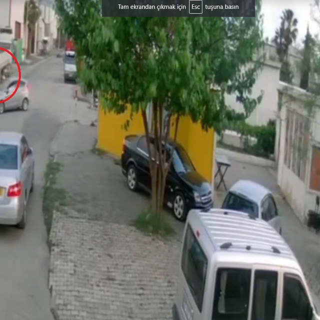 Motosikletle park halindeki TIR'a çarpan Bedirhan hayatını kaybetti