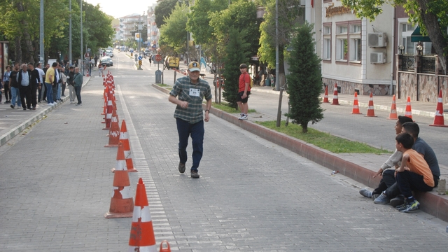 Bayramiç'te 19 Mayıs koşusu düzenlendi