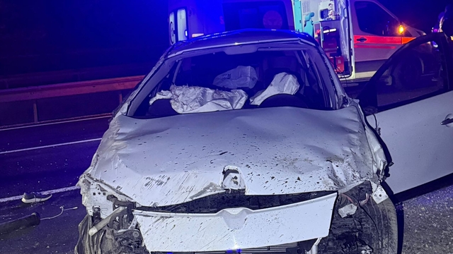 Bilecik'te otomobilin bariyere çarpması sonucu 1 kişi öldü