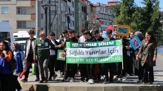 Of'ta Yeşilay Bahar Şöleni düzenlendi
