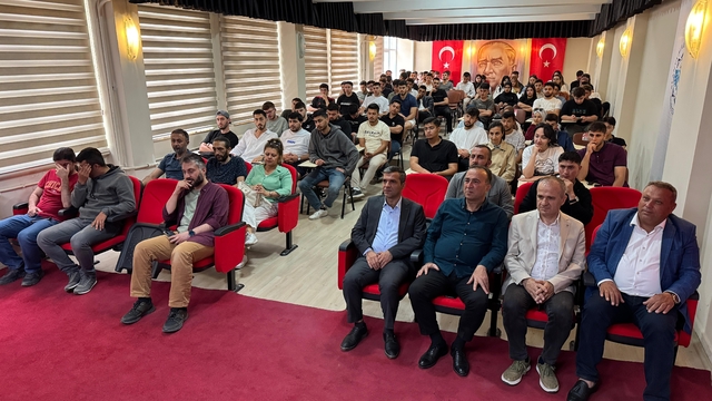 Kültür ve Turizm Bakanlığı Müşaviri Çavuşoğlu, Akseki'de üniversite öğrencileriyle buluştu