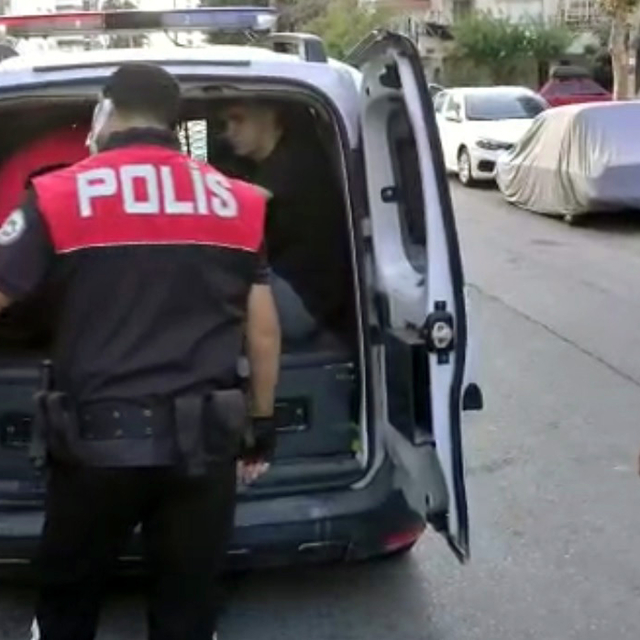 Almanları dolandıran şebeke üyelerine ceza yağdı