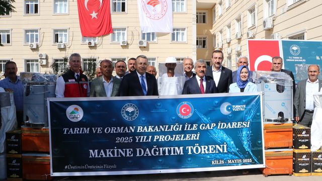 Kilis'te çiftçilere makine ve ekipman desteği verildi