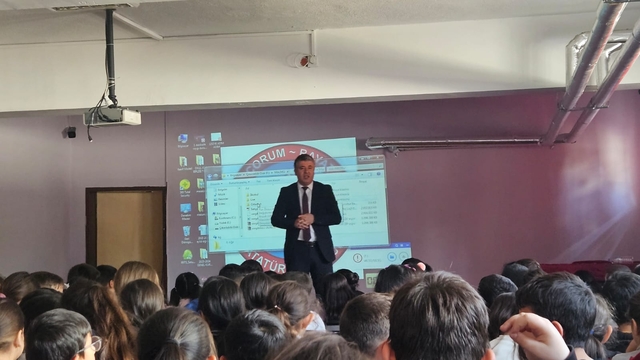 Bayat'ta öğrencilere vergi bilinci anlatıldı