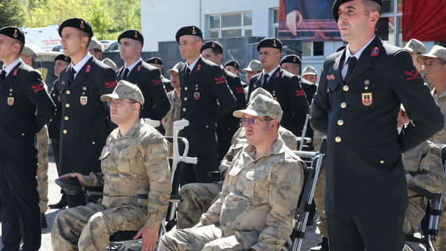 Bitlis'te 20 engelli bir günlük askerlik sevinci yaşadı