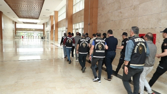 Antalya'da son iki haftada yakalanan 3 bin 790 şüpheliden 475'i tutuklandı