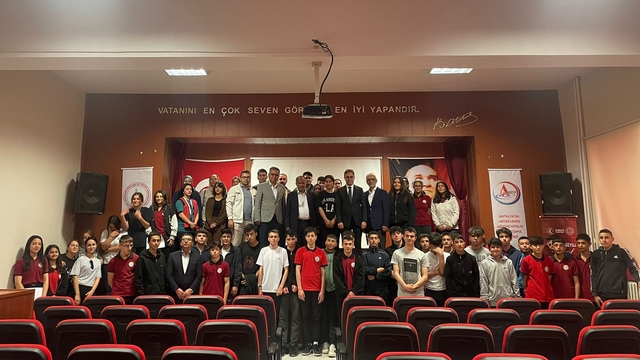 Akseki'de lise öğrencilerine yönelik "Kariyer Günleri" etkinliği düzenlendi