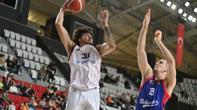 Manisa Basket kurtuluş maçında