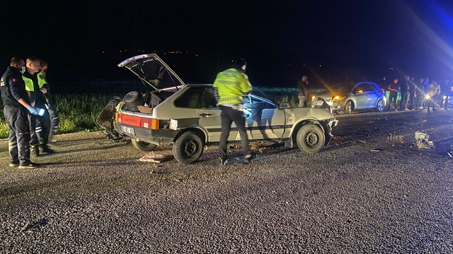 Tokat'ta iki otomobilin çarpıştığı kazada 1 kişi öldü, 2 kişi yaralandı