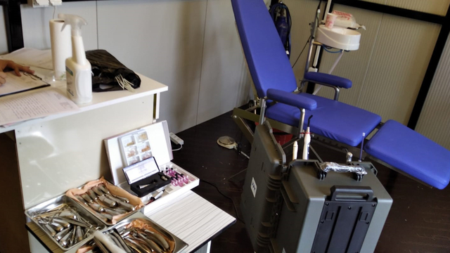 Diş tedavisi yapıldığı belirlenen konteyner mühürlendi