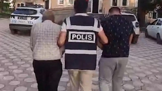 Köpek dövüştüren 2 kişiye gözaltı